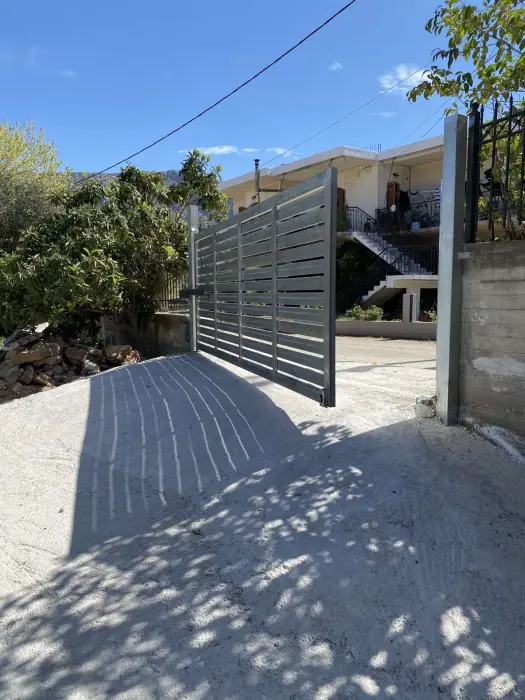 Βιομηχανικός χώρος με μεταλλική κατασκευή υψηλής αντοχής